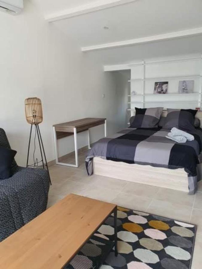 … Et La Fourmi Villa Saumane-de-Vaucluse Екстериор снимка