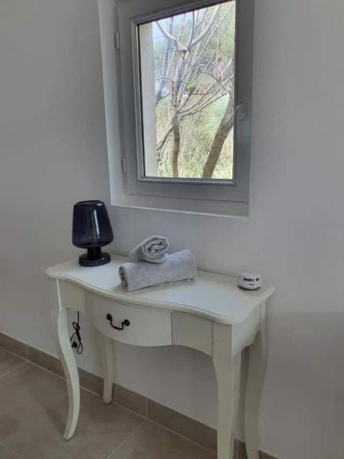 … Et La Fourmi Villa Saumane-de-Vaucluse Екстериор снимка